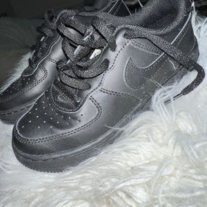 Black Nike shoes 12c